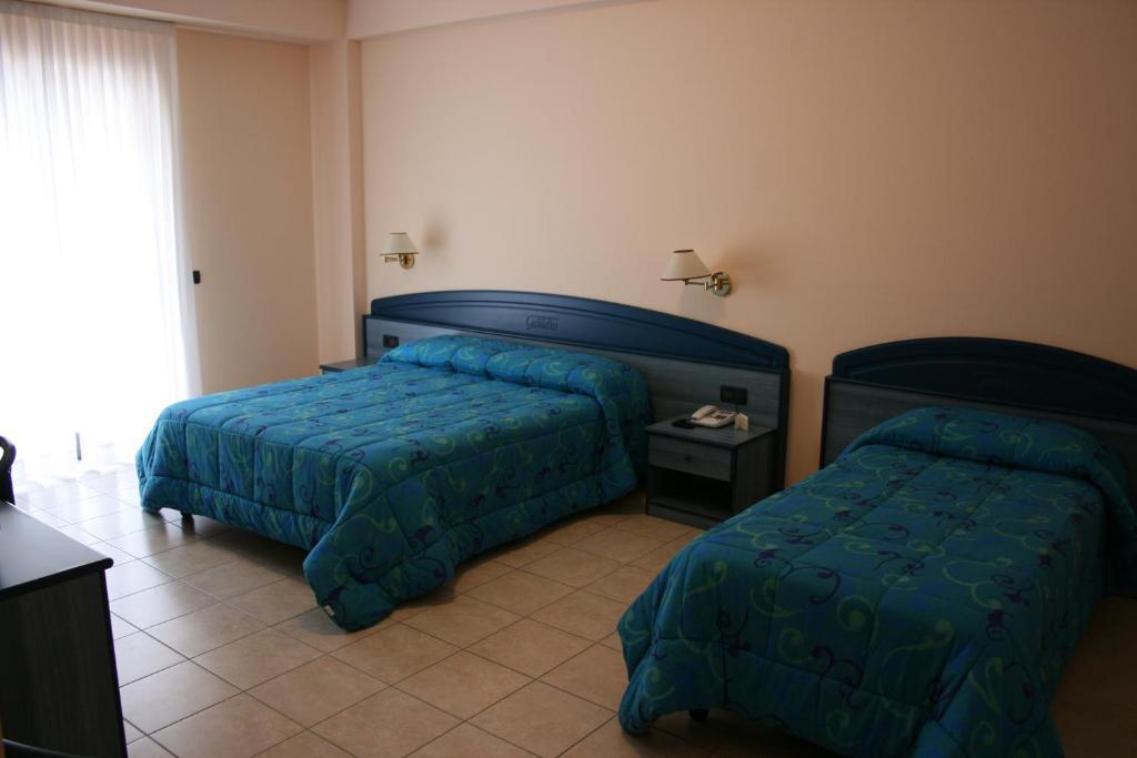 Hotel Gaudio Longobardi Стая снимка